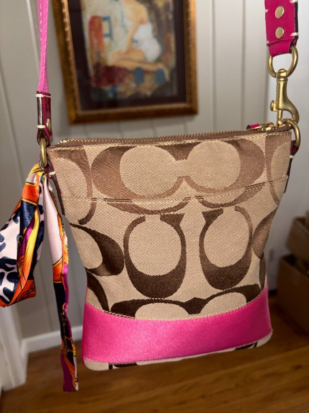 COACH CLASSIC KISSING C'S CANVAS CROSSBODY WITH PINK STRIPE ACCENT - LIKE NEW - Picture 3 of 5